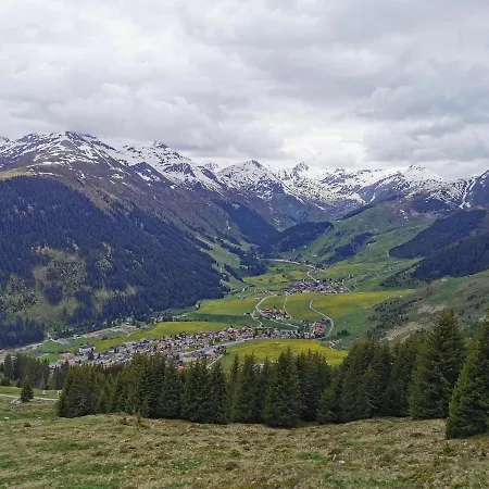 公寓 Tgesa Dutg Grond *