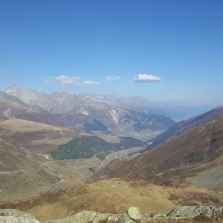 公寓 Tgesa Dutg Grond *